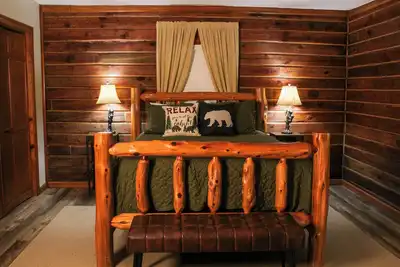 Image de Little Smokies of Ohio Escape Cozy 2 Bedroom Cabin+Private Hot Tub+Starlink WiFi