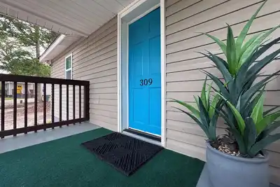 Image de Teal Door: Charming 2-bedroom cottage with WiFi, Ac in fabulous Simpsonville