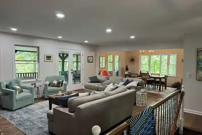 Image de Lake front home for the whole family sleeps12
