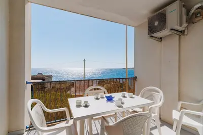 Image de Maison de vacances 'Olimpia's Home In Otranto' avec vue sur la mer, Wi-Fi et climatisation