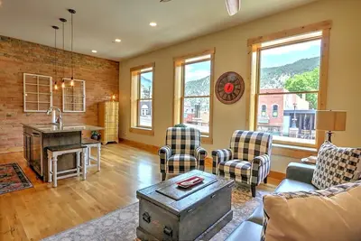 Image de Stylish, modern downtown retreat, Unbeatable location w/ historic downtown views