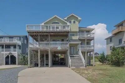 Image de Enjoy ocean views at Endless Summer Nights, a 4br/4ba Waves, Nc home for up to 8 guests.
