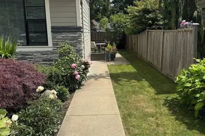 Image de Cozy 2 bedroom basement suite in North Vancouver
