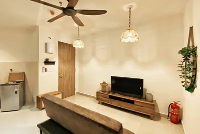 Image de Dots • Spacious Suite Sunset, City & Seaview