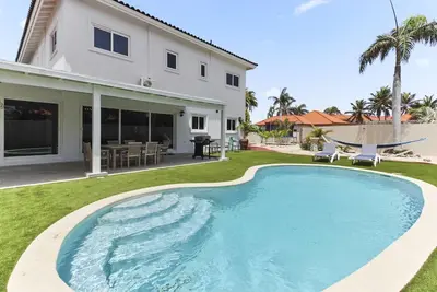 Image de New Luxury 5br Villa w/Private Pool ~ Bbq ~ Office