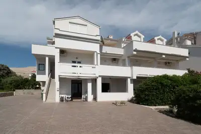 Image de Appartement de deux chambres prés de la plage Pag (A-24467-a)