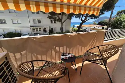 Image de 2 chambres, climatisation, à deux pas de la mer