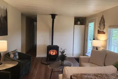 Image de Oak Creek Acres 3-bedroom house on 12 acres just outside of Dallas Oregon