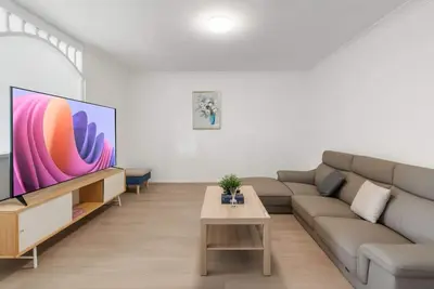 Image de High-Value 4Beds | Workspace | Near Mall & Highway