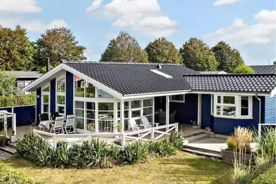 Image de Family house near beach and coastal.