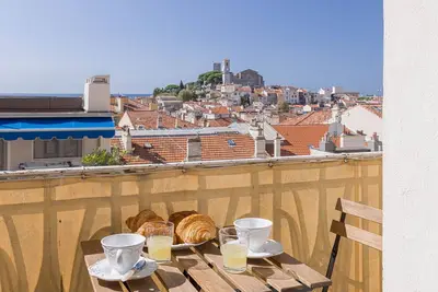 Image de Appartement à Cannes avec 2 chambres à coucher, 6 couchages