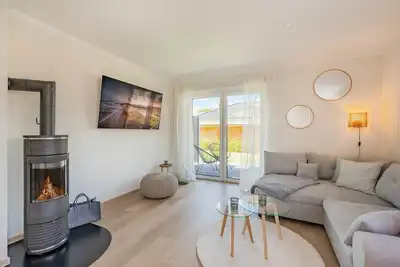 Image de Cozy vacation home \"Domizil zum Lerchengrund 03\" in Ückeritz close to the beach