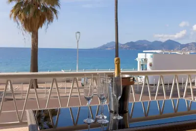 Image de Appartement à Cannes avec 1 chambres à coucher, 4 couchages