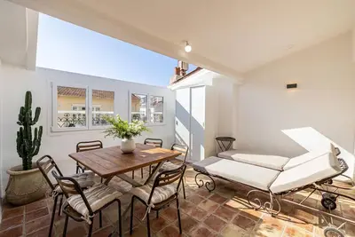 Image de Impasse Florian - Charming 3 Br Aparmtent With Large Patio By Halldis