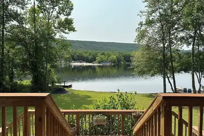 Image de Lakefront House w/ Modern Comforts!