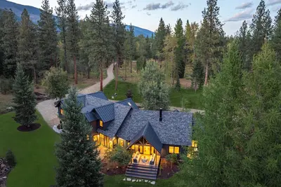 Image de Luxury Home + Private Pond & Trails