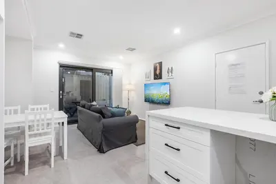Image de 3 Bedroom 2 Bathroom | Deluxe Full House For Stay | Higher-end Accomodation.