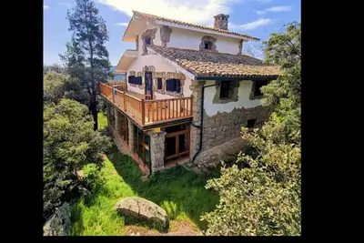Image de Hobbit fantasy house for rent in August
