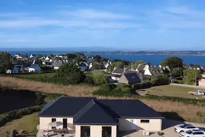 Image de Maison spacieuse avec jardin privé et terrasse, 700m de la plage, sans vis-à-vis