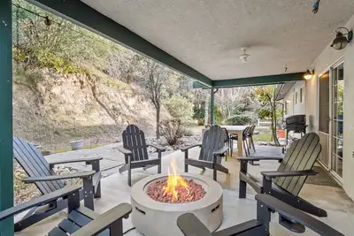 Image de Redesigned - Fire pit - Bbq - Sleeps 12 - King Bed