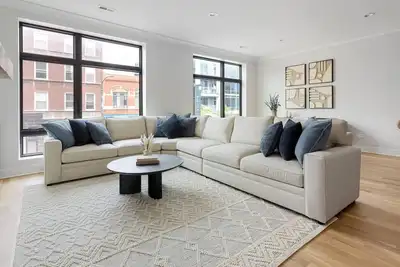 Image de The Prestige: Designer 3br/2ba in Prime Location