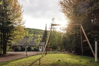 Image de Rustic Cottage | Calm Lake | Swings | Canoe | Laurentides