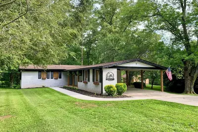 Image de Welcome to Nanny's Nest! Cozy Historic Home Just 1 Mile from Downtown Blue Ridge