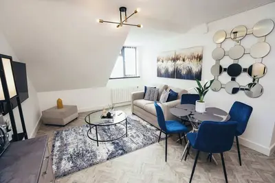 Image de Hen & Chickens Luxury Apt Free Parking | By DerBnB