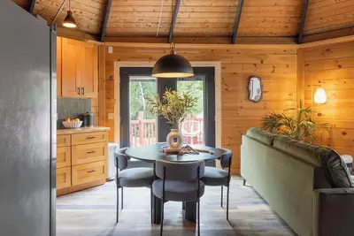 Image de The Lily Pad - Hunter, Ny \nRoundhouse in the heart of the Catskill Mountains