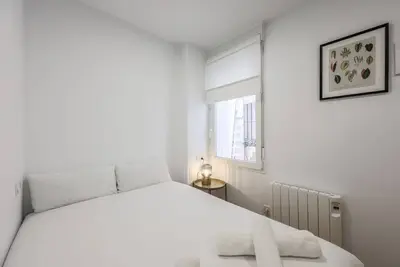 Image de Simple & Quiet Stay Near Retiro: Ideal for Couples