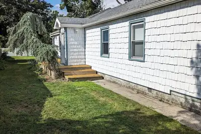 Image de Charming cottage located in the historic district of Somers Point.