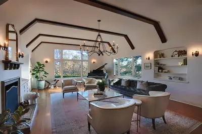 Image de Timeless Elegance-5br 1930s Home