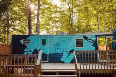 Image de Unique \"Shipwreck\" Glamping Rv I Near Grotto