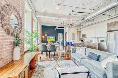 Image de Elegant 2bd | Dt Dallas | Sleeps 12 | Free Parking