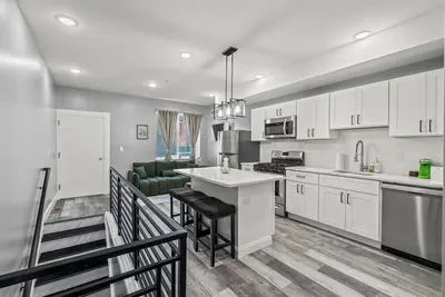 Image de Serenity Stays Charming 3bd 2. 5ba Oasis