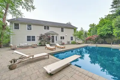 Image de Private Pool & Patio: Luxe Westchester Home!
