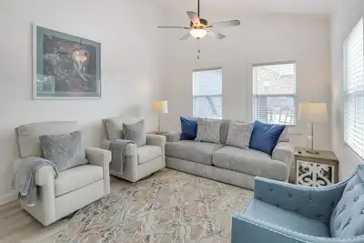 Image de Group Getaway: Lakefront Retreat in Fayetteville!