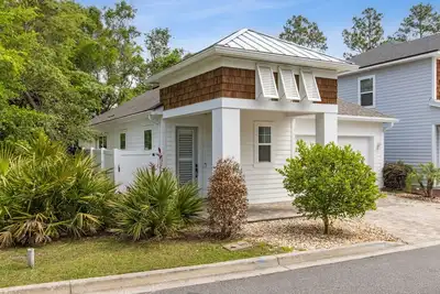 Image de New! Avail July 26-Aug. 30-Day Rates Only. Walk to Beach Along Egans Greenway