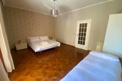 Image de Five minutes from the excavations of Pompeii, family apartment with parking space.