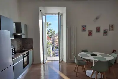 Image de House in the center near the port and station