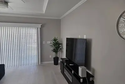 Image de Newer one bedroom full bath manufactured home two miles from fort myers beach.