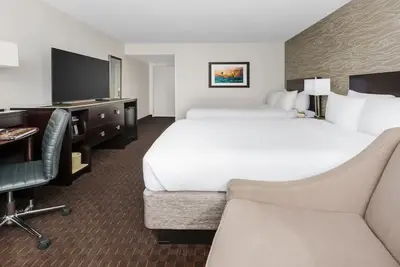 Image de Crowne Plaza Phoenix Airport, Standard 2 Queens, Free Shuttle & Dog-friendly