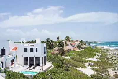 Image de Award Winning and Modern Oceanfront Estate in Akumal, Mexico