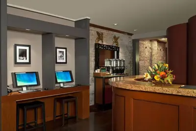 Image de Boutique Hotel Suite with Stunning Scenic Bay Views in San Francisco