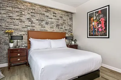Image de European-Style Suite Steps from Embarcadero with Bay Views in San Francisco