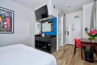 Image de Elegant City View Suite in Historic Boutique Hotel Griffon in San Francisco