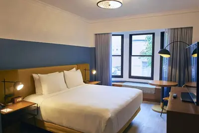 Image de Discover Romance in a Charming Boutique Sf Room