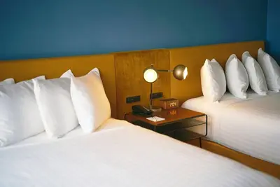 Image de Unwind in Style at Your Boutique Sf Room Near Attractions