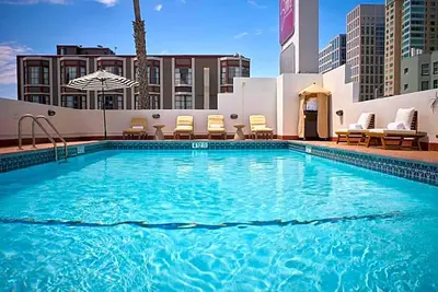 Image de 2 Stylish Units with Heated Rooftop Pools, Walk to Sf Attractions