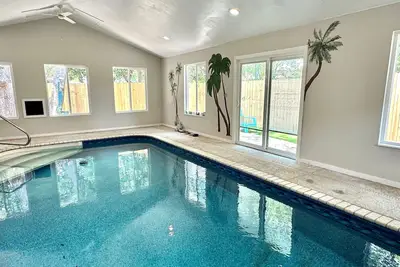 Image de Southern Breeze | Private Saltwater Pool & Hot Tub | Dog-Friendly | My Beach Getaways